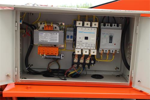 扒渣机配电箱.jpg